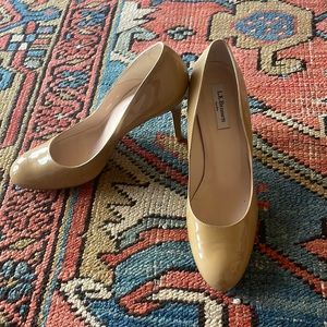 LK Bennett Nude Patent Leather Round Toe Heels Pumps Lightly Worn Few Scuffs